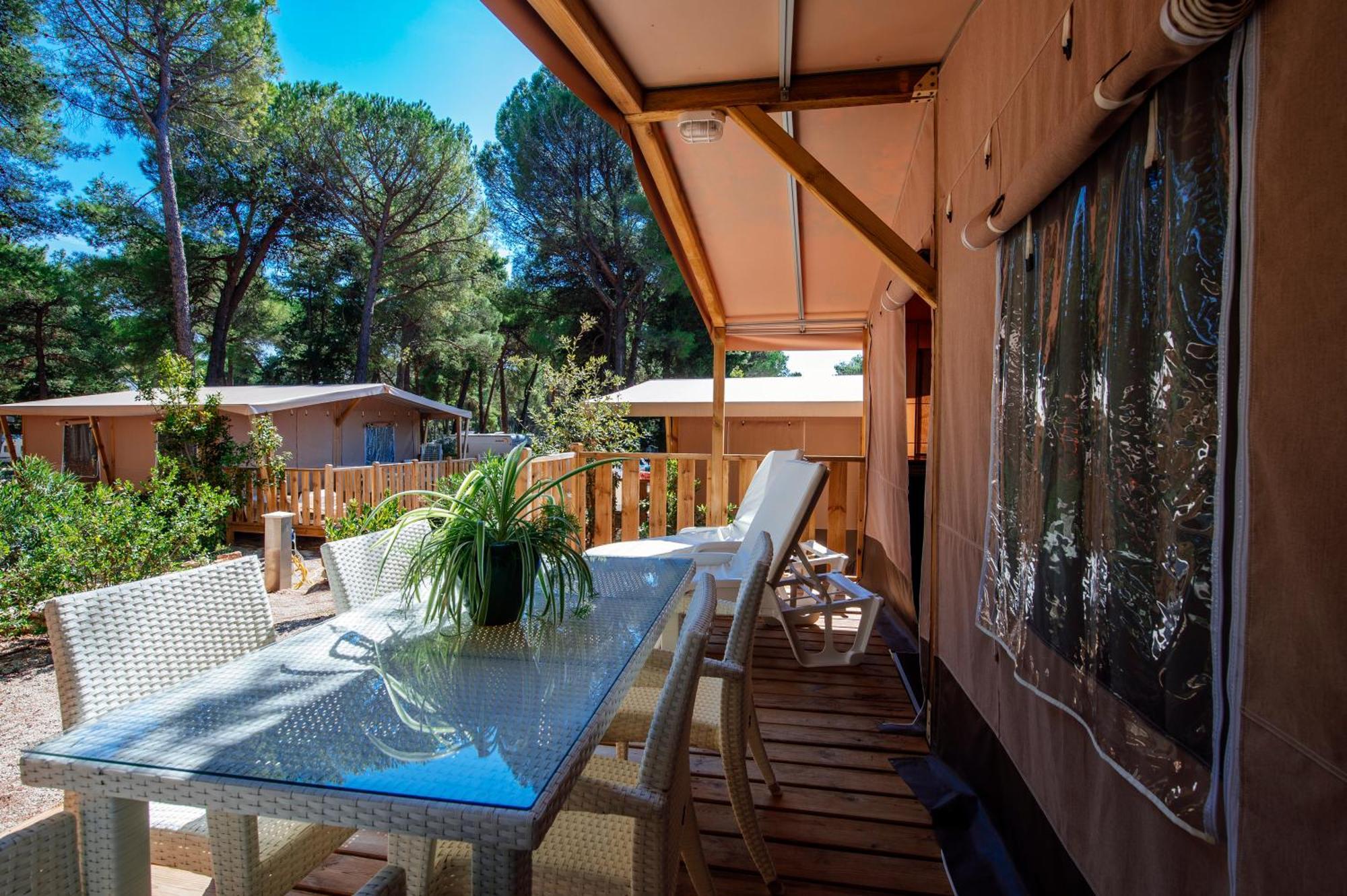 Zaton Holiday Resort Glamping Tents Nin Eksteriør bilde