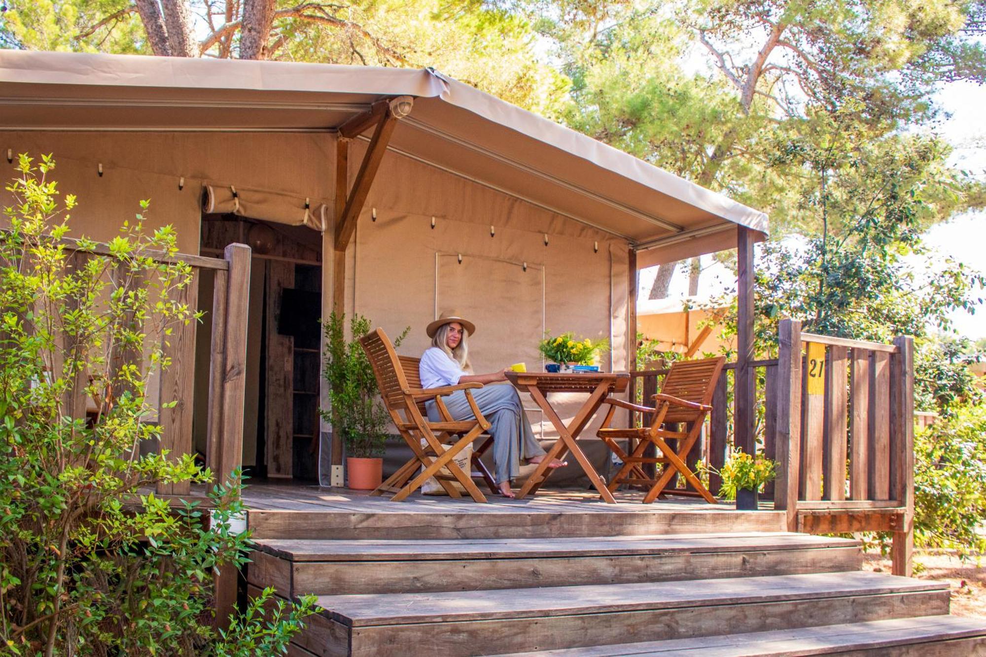 Zaton Holiday Resort Glamping Tents Nin Eksteriør bilde